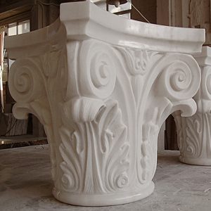 capitello lavorato in marmo bianco di carrara