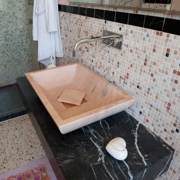 bathroom made in Nero Marquinia and Pink  Portugal marble