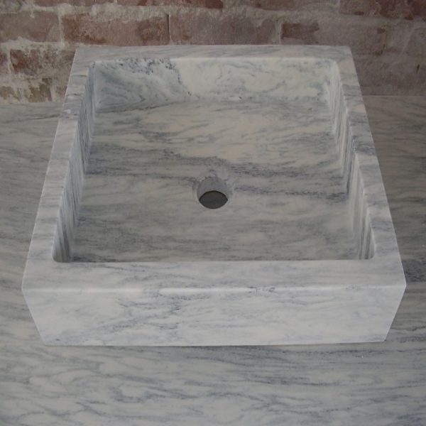 bathroom sink in verde alpi marble