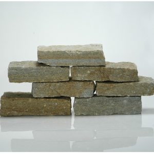 blocchetti tranciati pietra luserna rivestimento