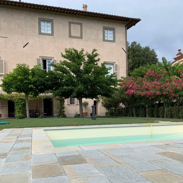 piscina pietra calcarenite
