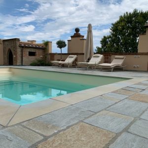 piscina pietra calcarenite